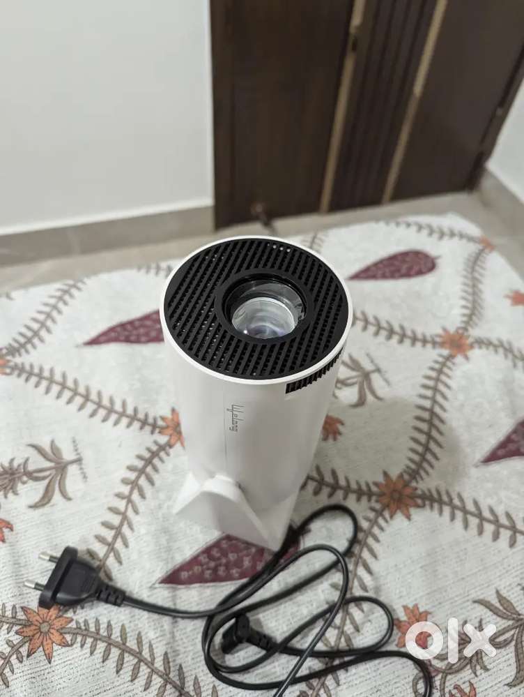 Selling 10 days old lifelong projector lightbeam