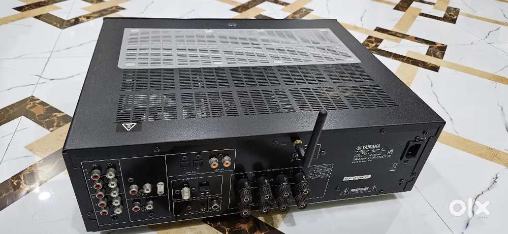 Yamaha RN803 network amplifier