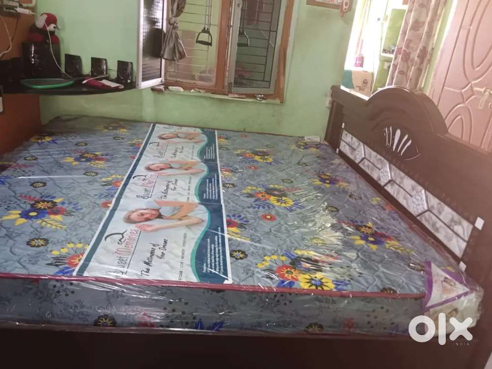 6*6 Double cot king size with storage and bed