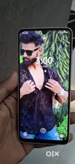 1 year old but cundtion achi h cemera bhi acha h