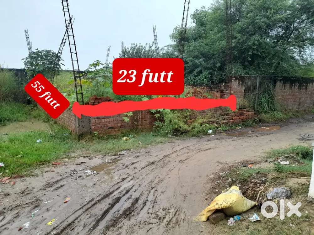 Plot sale 140 gaj opposite sector 2