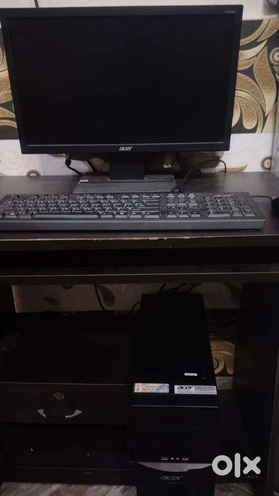 Acer i3 Desktop PC + 18.5 Monitor  Windows 8 Activated