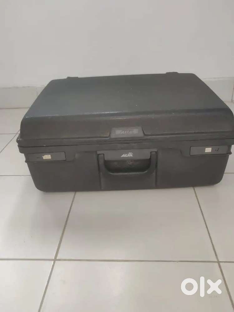VIP ALFA Suitcases