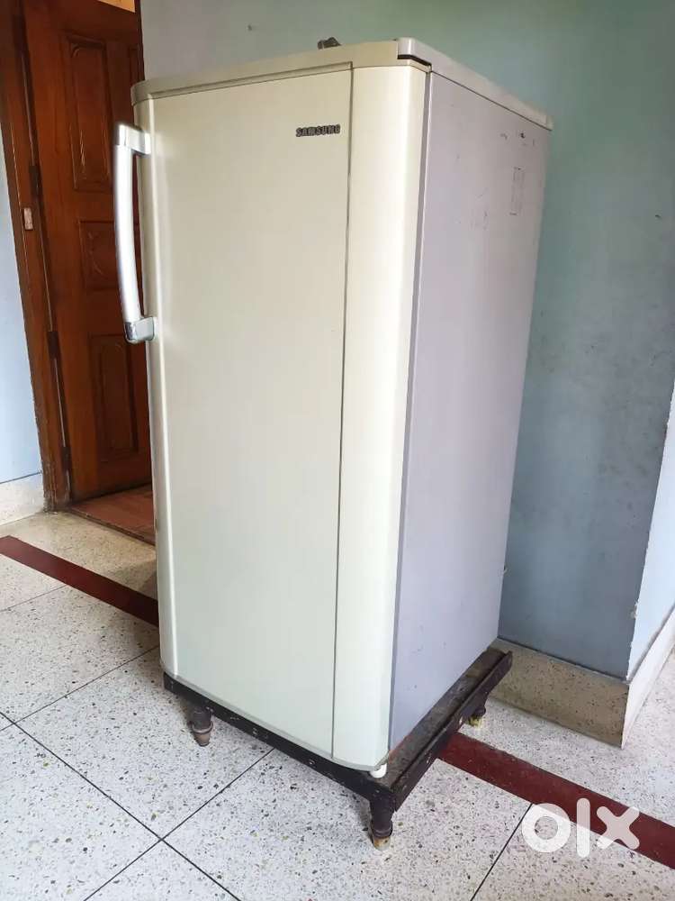 Compact samsung refrigerator