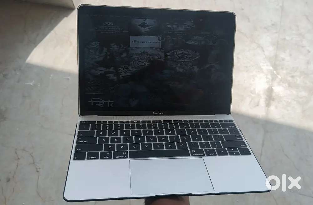 MacBook 12 Retina (2017) – 8GB/256GB – Silver – Excellent Condition