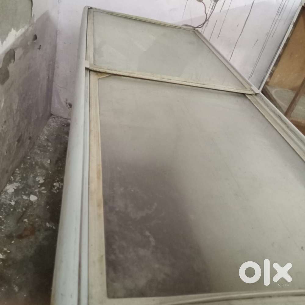 Glass top fridge 550 liter