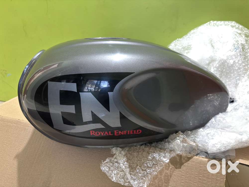 Hunter 350 Tank (Damper grey) with minor dent