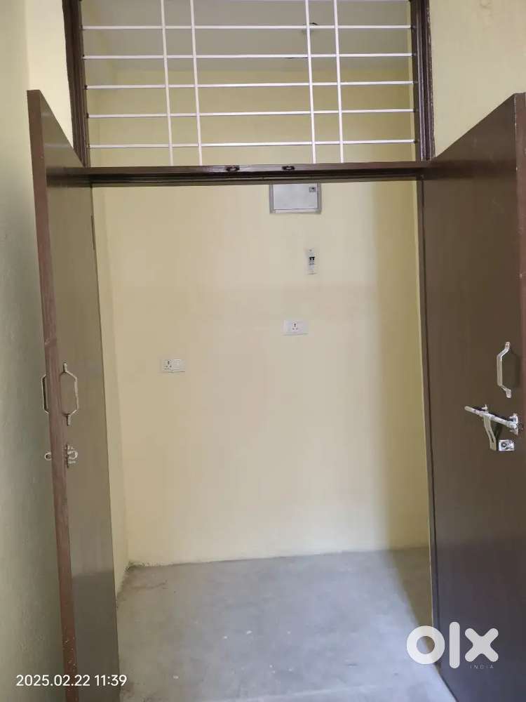 New 2 bhk flat available for family in Baazar samiti
