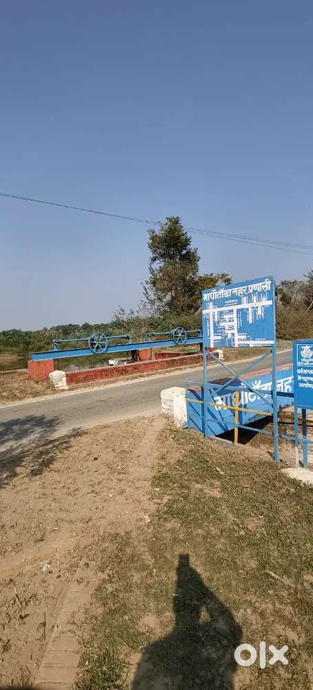 Bifercation Main road per 1 plot hai 6 ekad ka