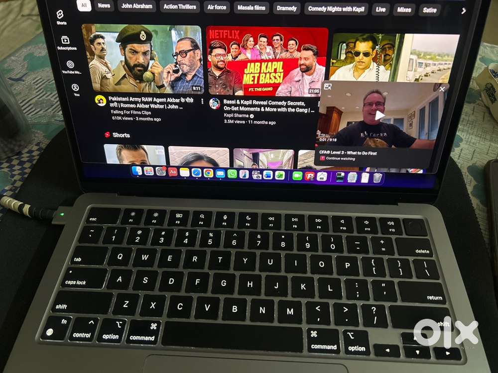 Apple M2 Air 8/256gb not even a single sracth