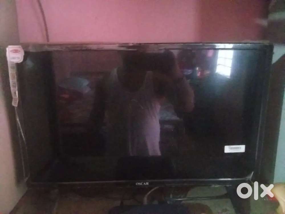 Oscar led tv . 24 inch.