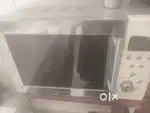Microwave oven grill convection