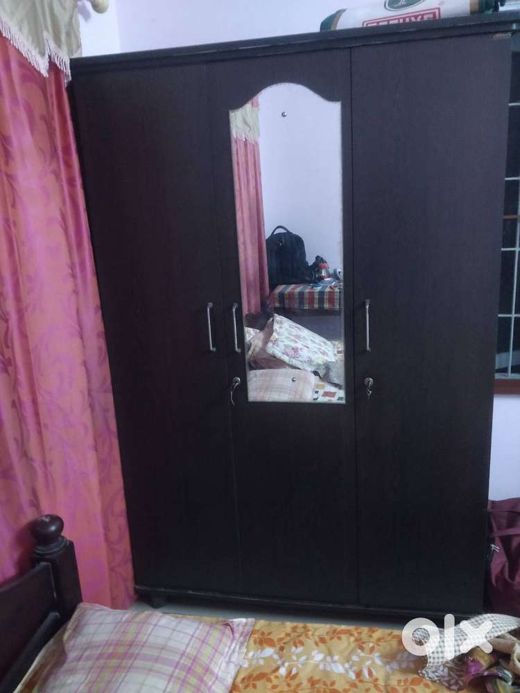 3 Door Multiwood wardrobe For sale @ Nadakkav