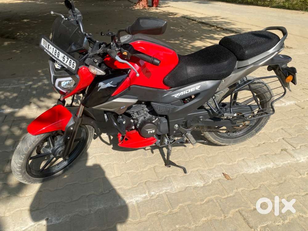 Uk 18 no 8000 km done less drving like new bike