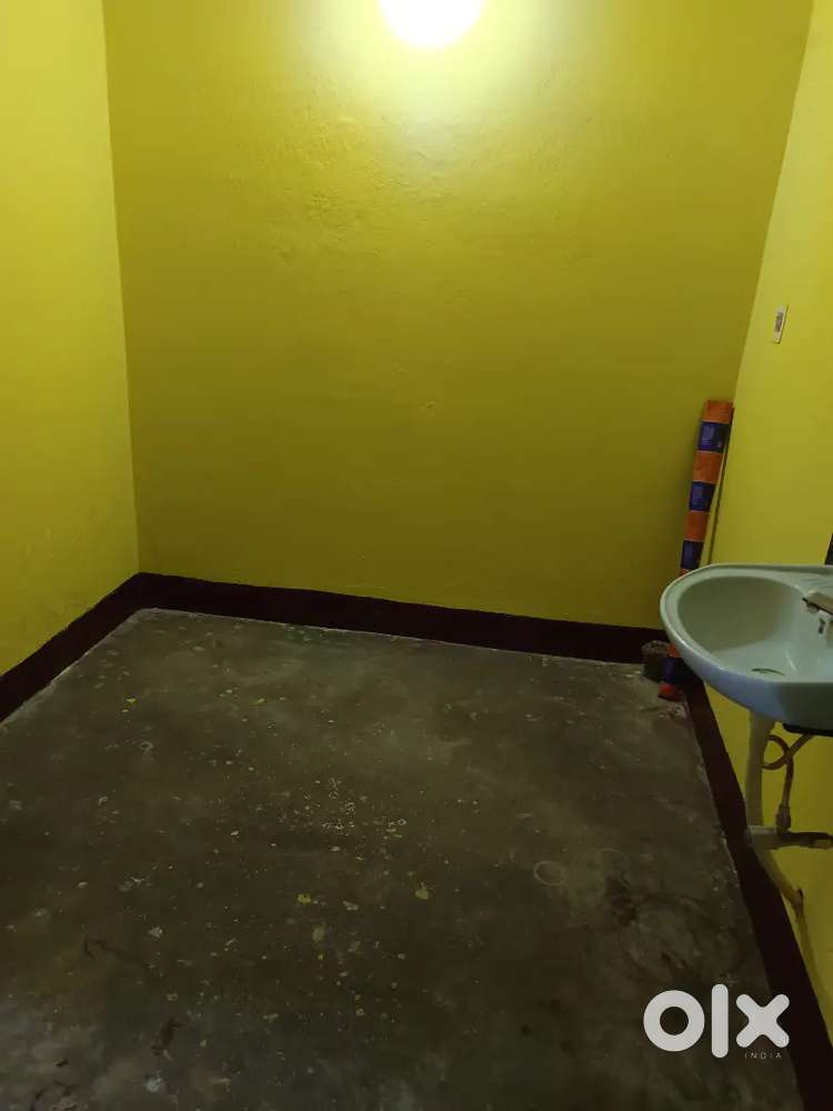 Urgent need a roommate nd genuine person