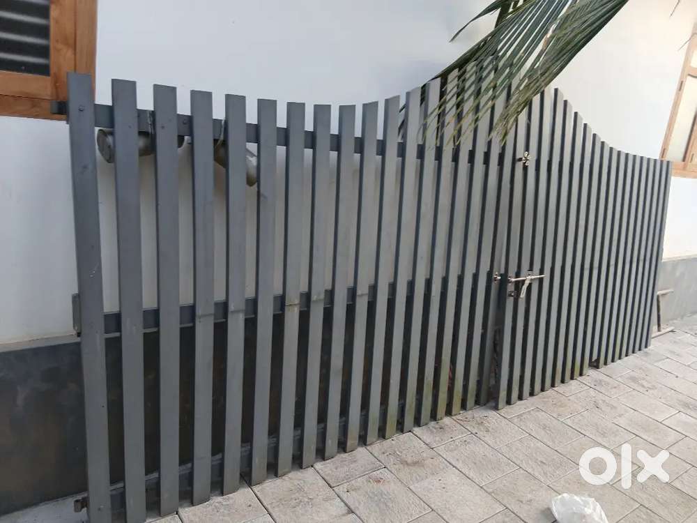 Front gate 4m length