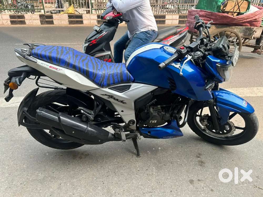 Multibikes24 noida se.81 metro stations ke samne