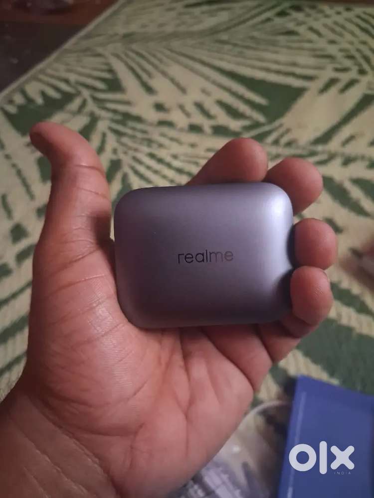 Realme air 7 pro tws airbuds.