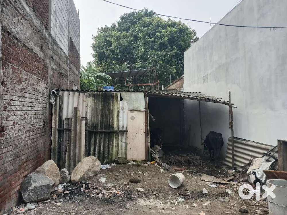 800 sq ft Commercial Place @1000 per month