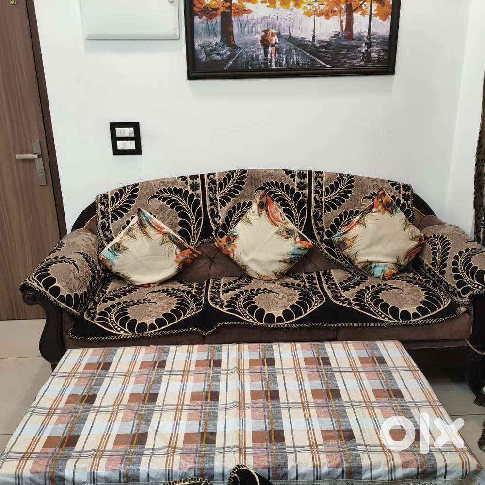 5 Seater Sofa with Centre Table