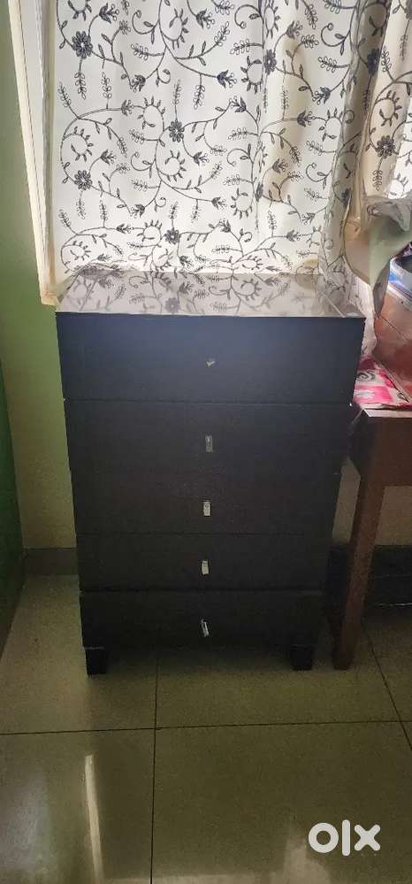 Chest of 5 drawers