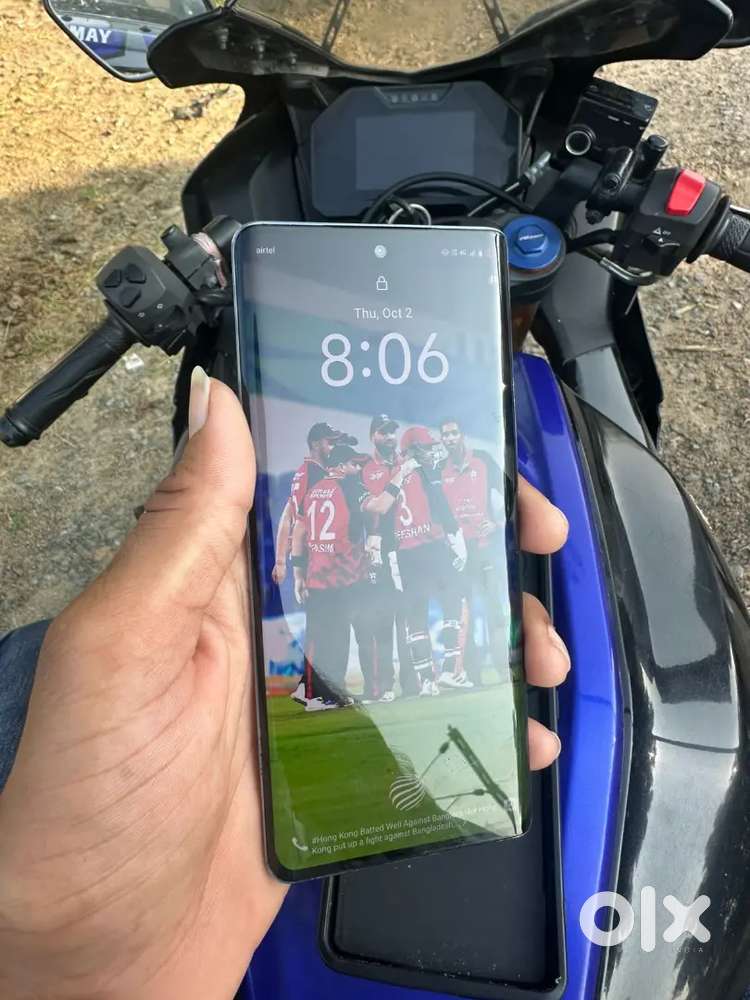 VIVO V27 8,128GB 1YEAR OLD