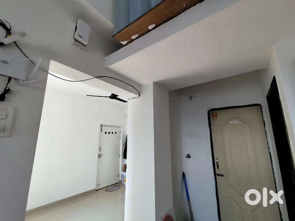 Looking for a Male office going flatmate, Goregaon West. No brokerage