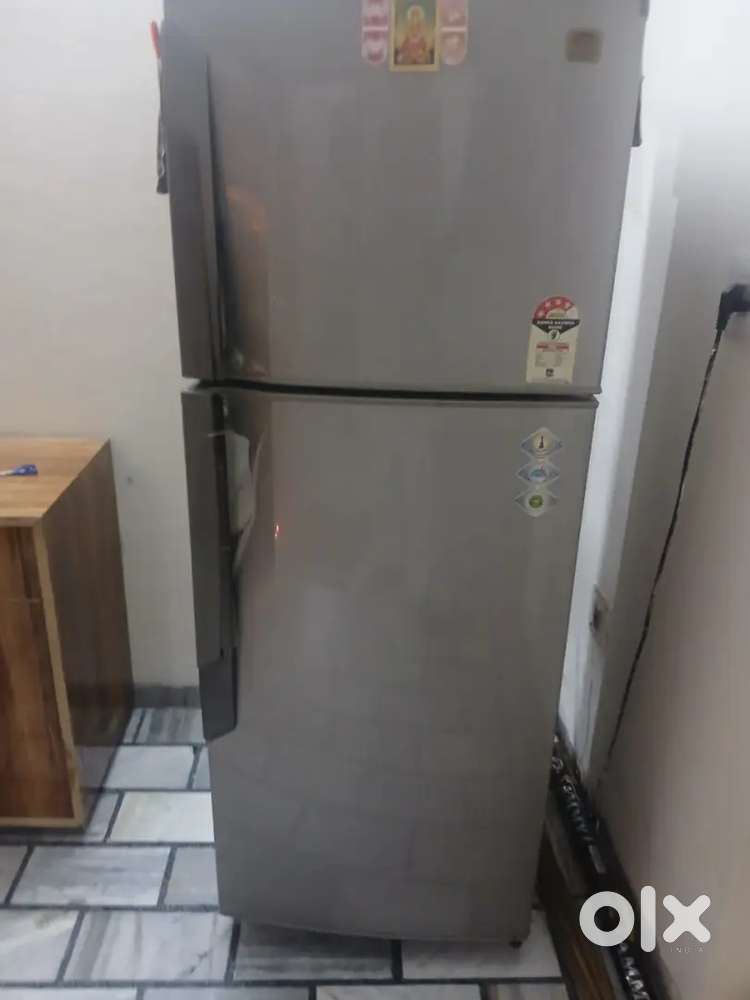 Godrej fridge in very good condition, double door
