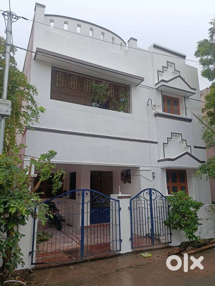 Individual villa in prime location