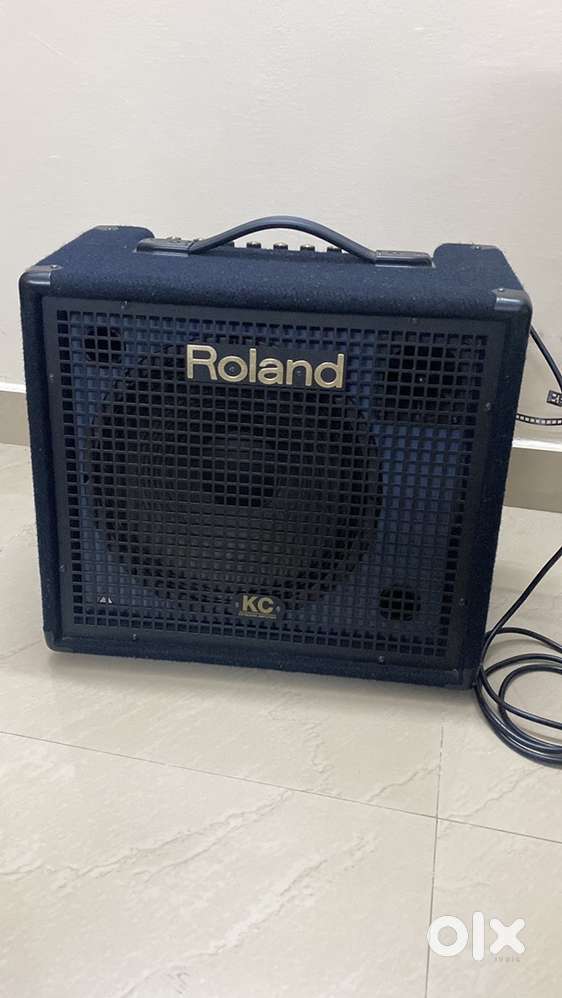 Roland KC150 Keyboard Piano Guitar amp amplifier speaker