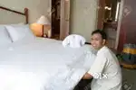 Housekeeping boy की आवश्यकता है in Dwarka.