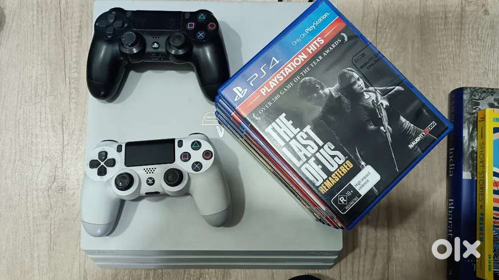 Limited edition PS4 pro 1TB GLACIER WHITE