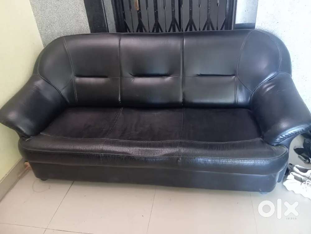 Selling an old sofa set
