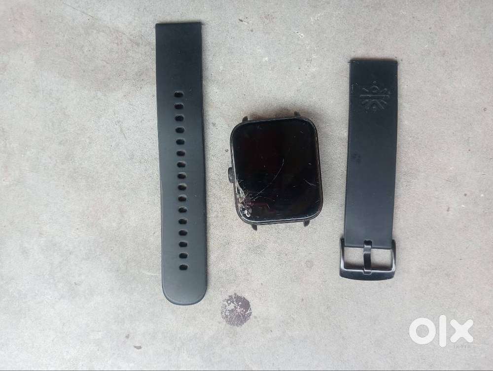 Halka Sa crack hai Baki Puri watch naw Hai ek hafta hua Hai Bus sports