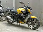TVs Raider 125 top model in new showroom condition.