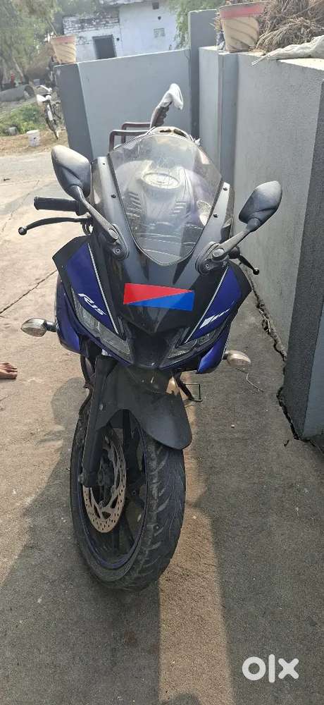 YAMAHA R15 V3