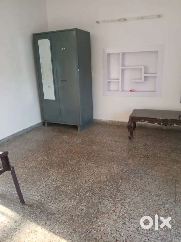 UNFURNISHED TWO ROOM SET