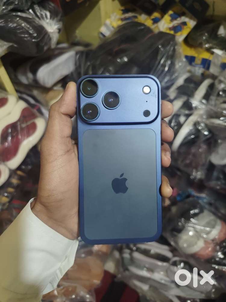 Iphone XR 128GB  into convert 17 pro ₹15500 sa kam wala massage nakare