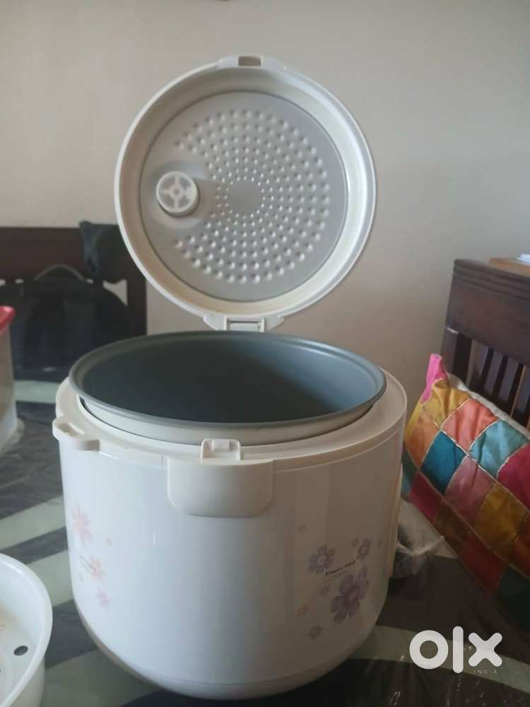 BRAND NEW RICE COOKER FOR SALE