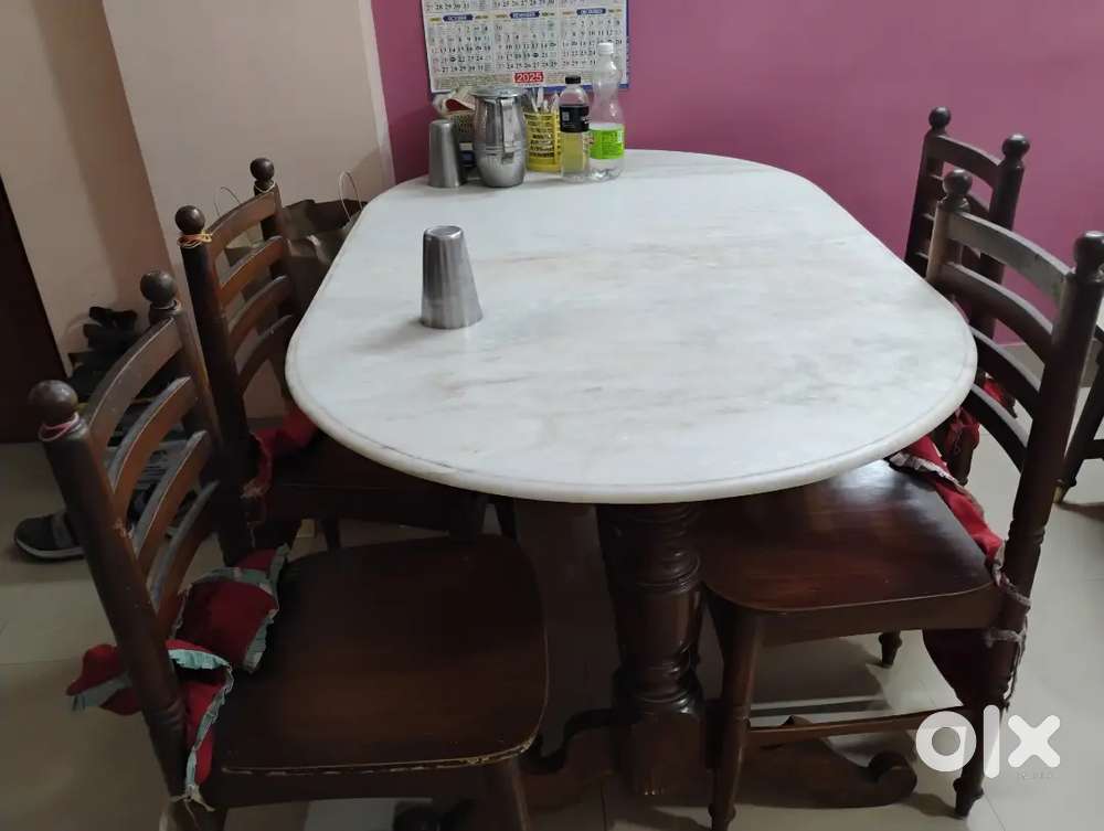 Dining table wooden 6 seaters with 4 chairs