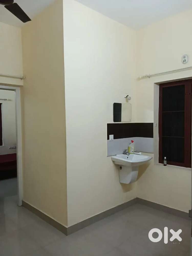 4 BACHELOR Male Only - 1 BHK House - Bike Parking- Near Pottakkuzhy Jn