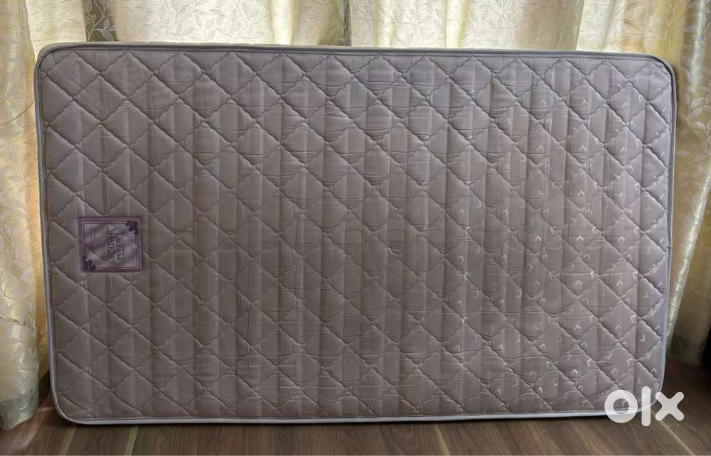 Premium Diwan Mattress (78 x 48 x 7) - Excellent Condition& Comfort!