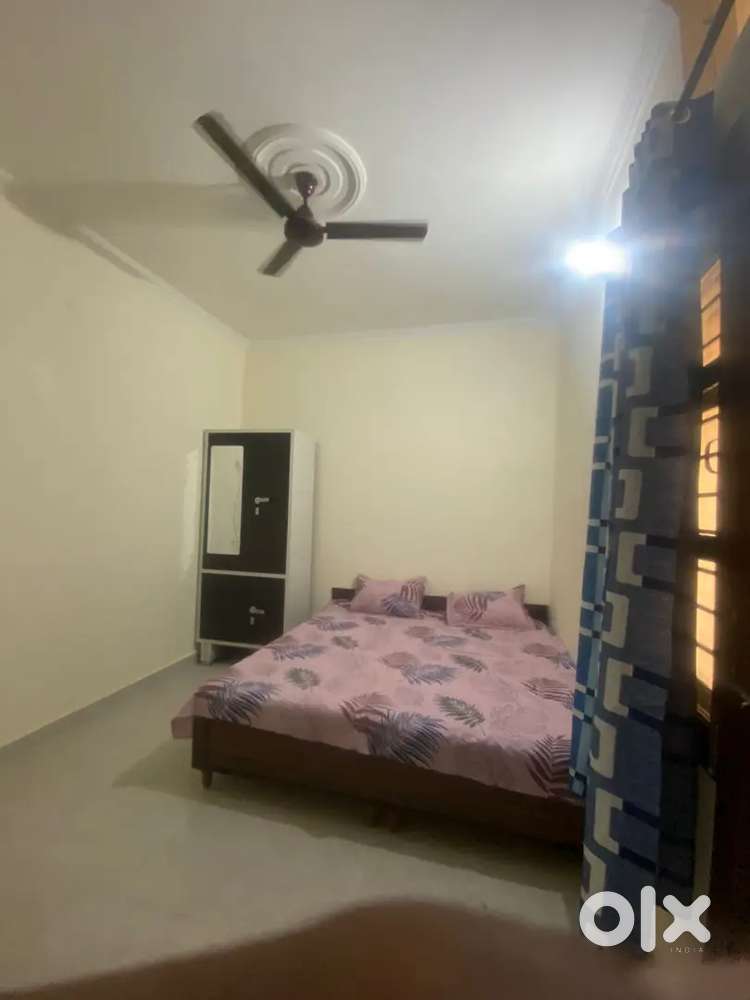1rk rooms indepndt mundi kharar and kharar bus stand furnishd