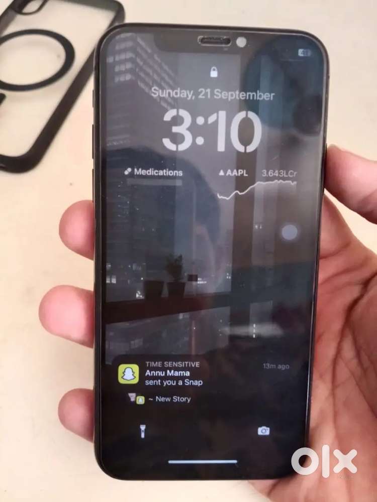 Iphone X  on sail