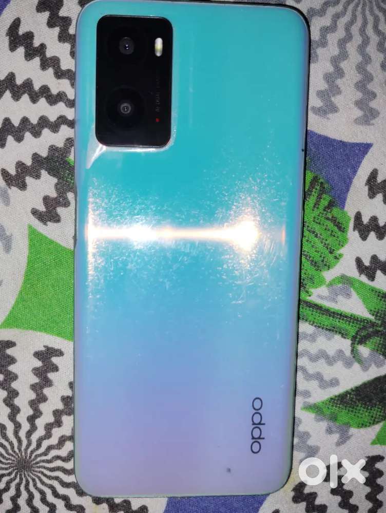 Oppo A76 4 GB 128 GB memory (8 months old)