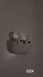airpods 2nd Gen brand new cindition