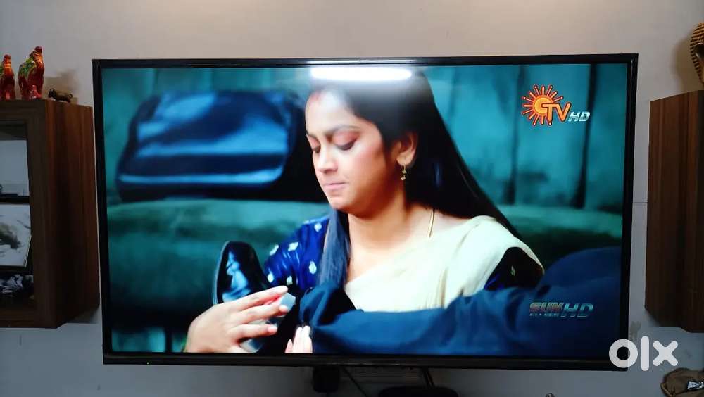 42 INCHES PANASONIC BLACK FOR SALE