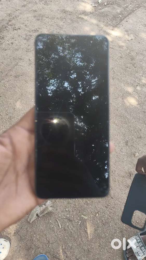 BROKEN DISPLAY LIGHTLY