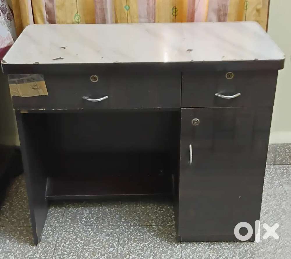 34.5 X 31 inches computer and laptop desk.