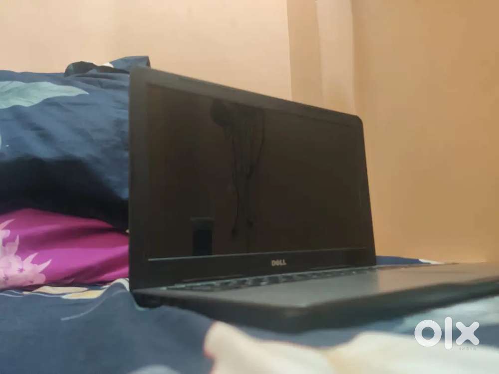 Laptop for sale 3 yrs old mint conditi del inspirio 5000 I7,7gen@27000